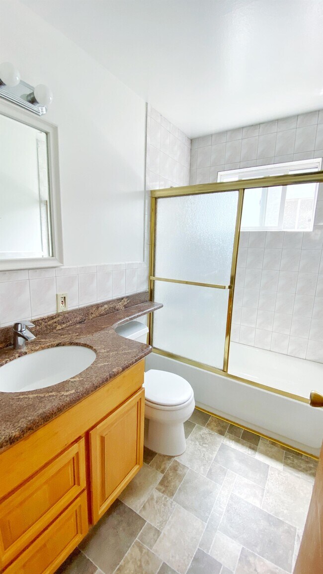 Foto del edificio - 740 Bacon St