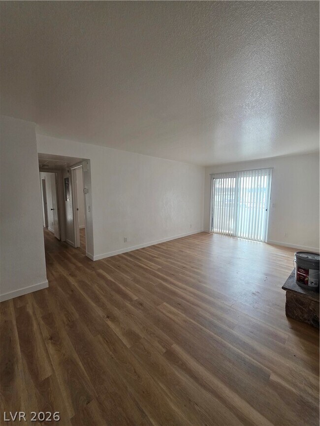 Foto del edificio - 1601 Justin Ct