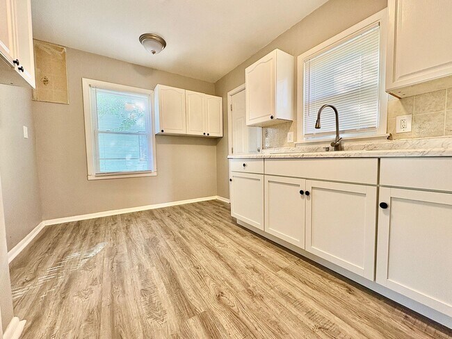 Foto del edificio - 1317 N Kaley St