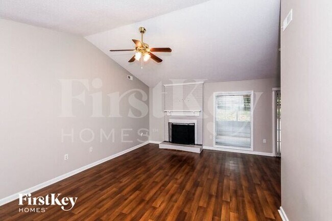 Building Photo - 6806 San Luis Ln
