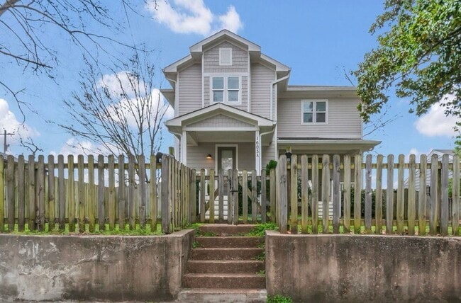 Building Photo - 1603 9th Ave N