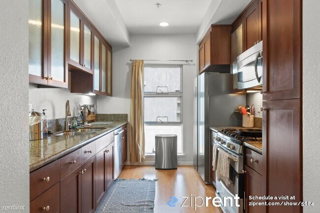 Building Photo - 2 br, 2.5 bath Townhome - 46 Glashaus Loop...
