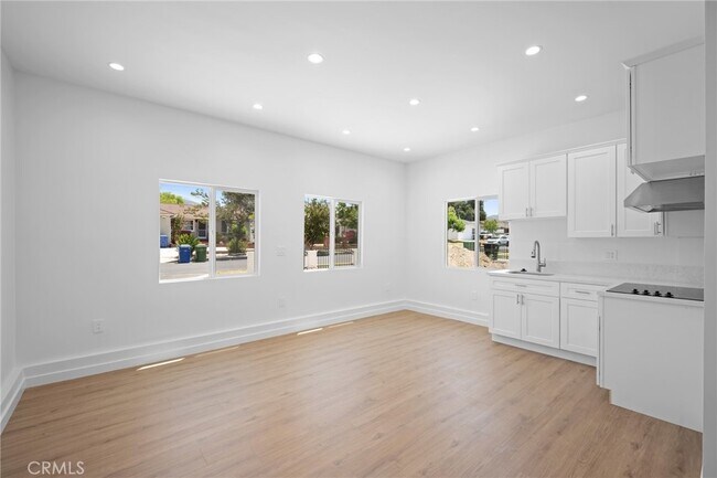 Foto del edificio - 10943 Nassau Ave
