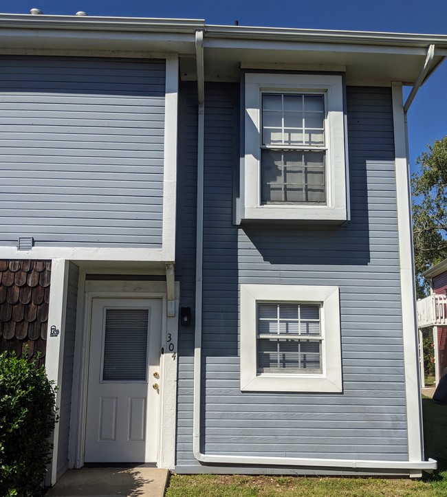 6725 W Shade Ln #304 - 6725 W Shade Ln
