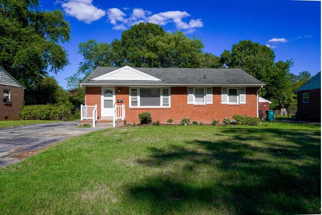 Building Photo - 416 Penley Ave