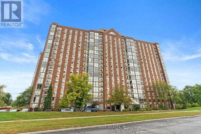 Building Photo - 2760 Carousel Crescent