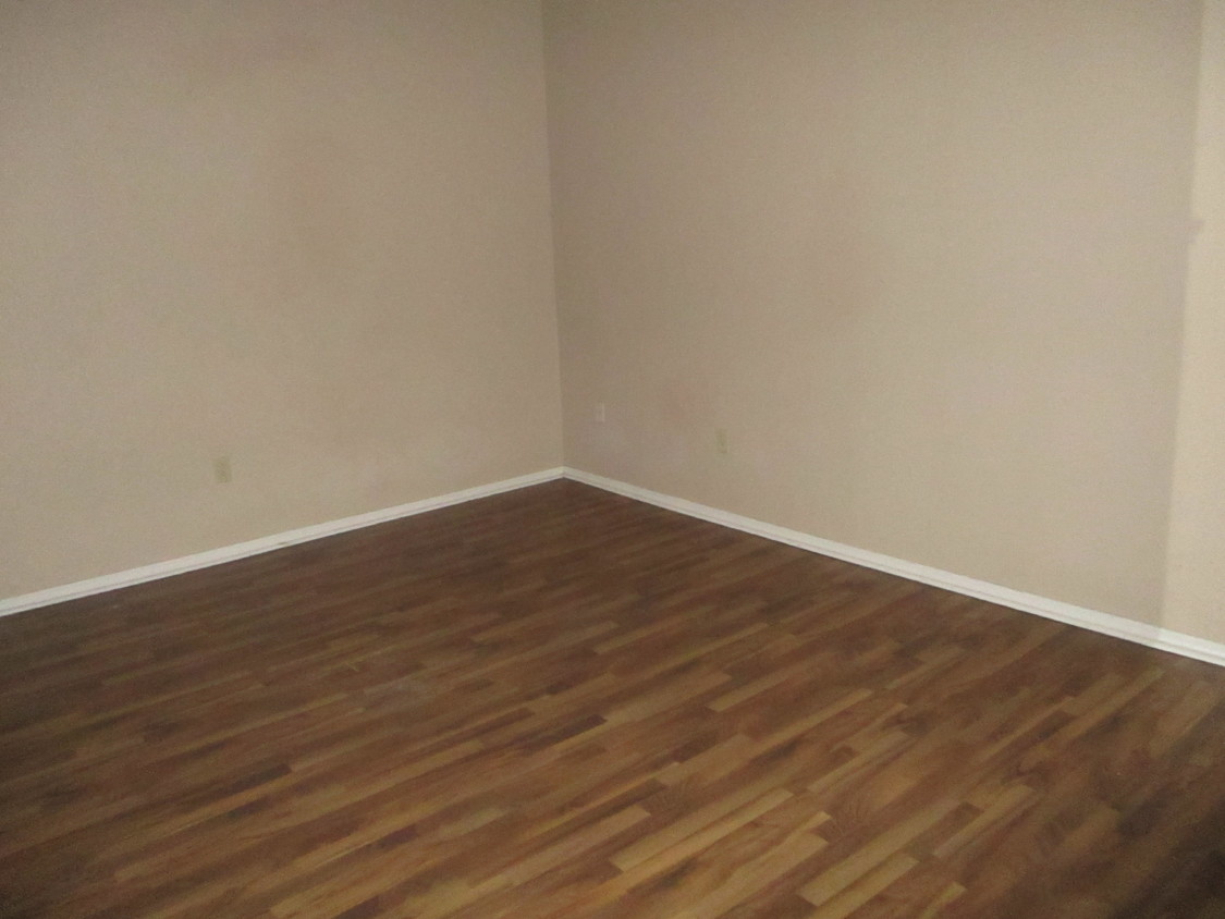 Habitación - 115 N 10th St