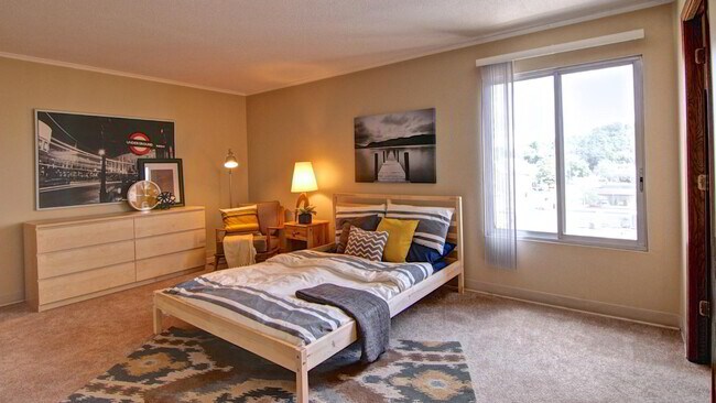 Building Photo - 600 Graham Ave