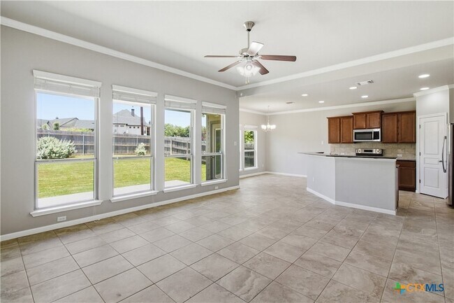 Foto del edificio - 5716 Blackstone Dr