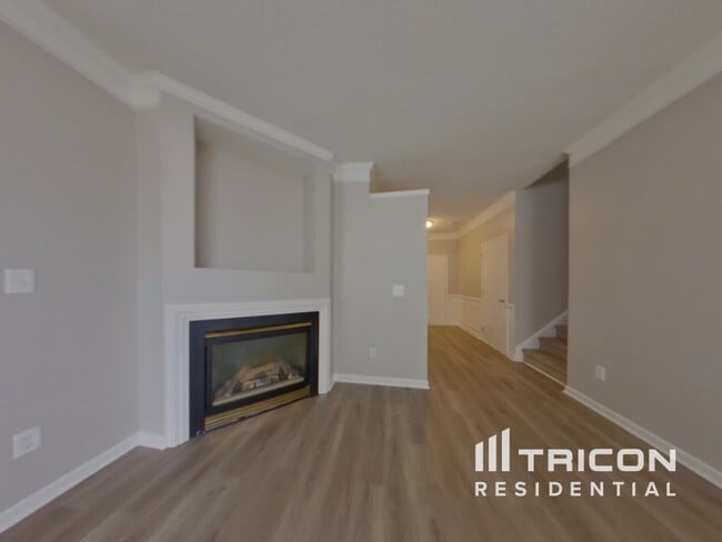 Foto del edificio - 9043 Sanders Creek Ct
