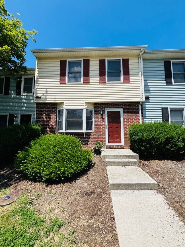 Building Photo - 2502 Ridge Rd
