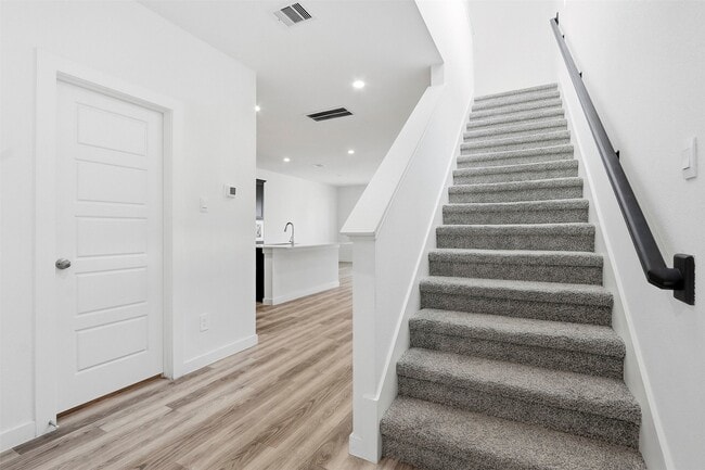 Building Photo - 12330 Basilwood Dr