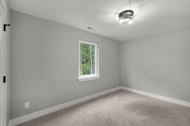 Building Photo - 153 Brown St