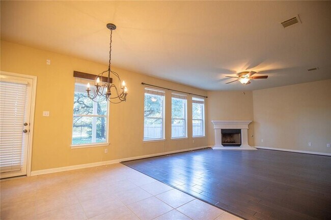 Foto del edificio - 3806 Juniper Hills St