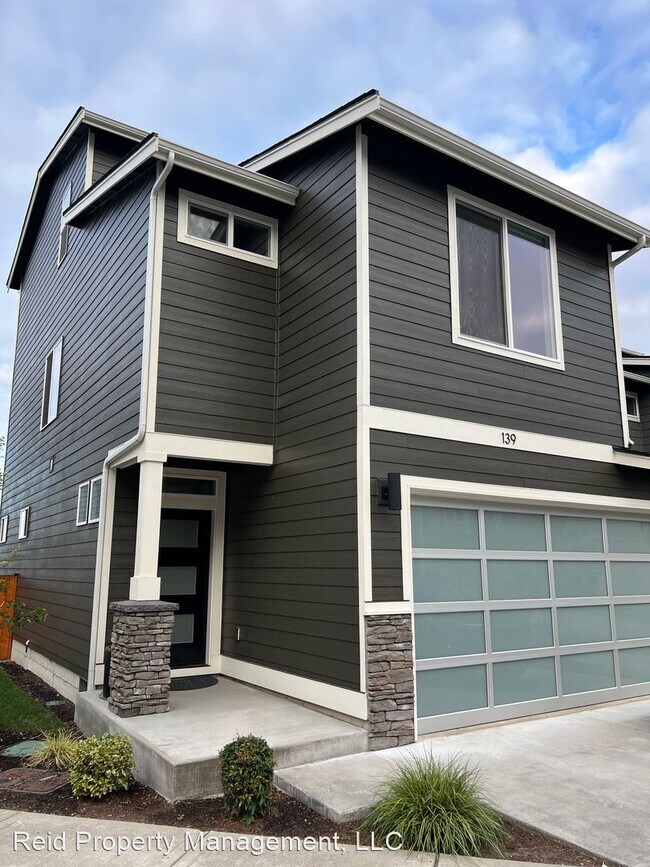 Building Photo - 3 br, 2.5 bath House - 139 Blackfish Ct