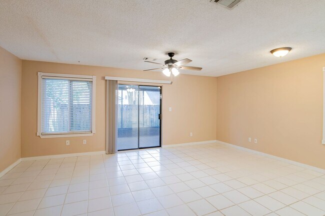Foto del edificio - Great Townhouse in Central Pensacola