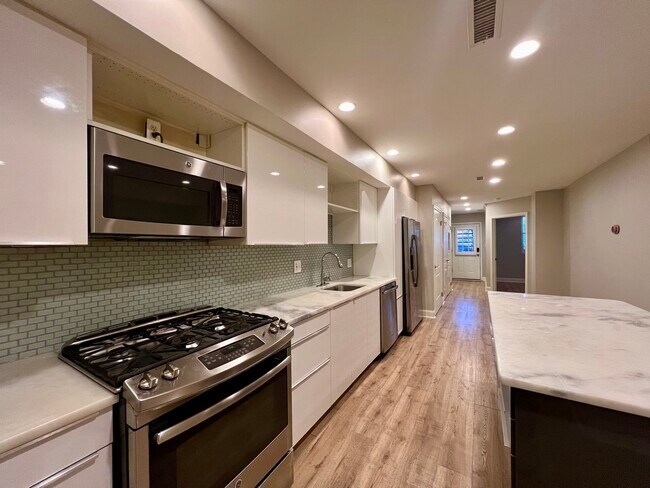 Foto del edificio - 204 Rhode Island Ave NW