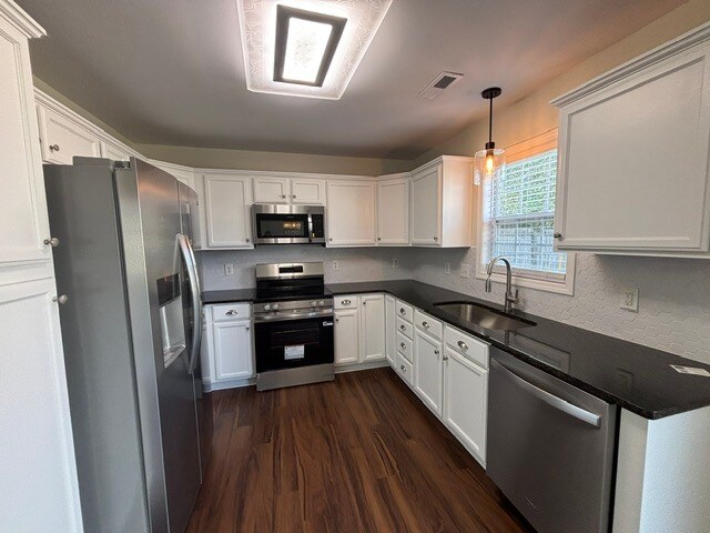 Building Photo - 4427 Parkcrest Cir