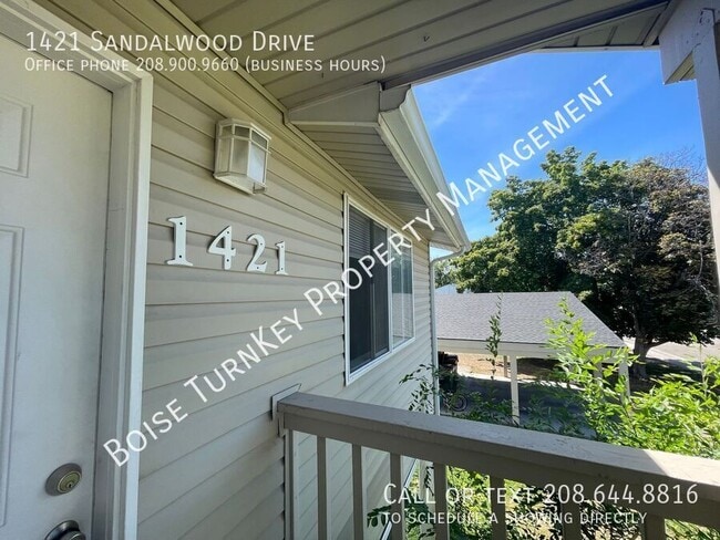 Building Photo - 1421 W Sandalwood Dr