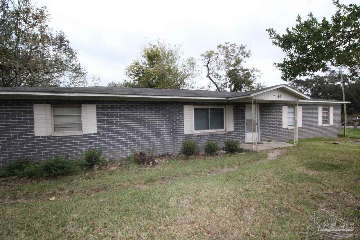 Primary Photo - 7160 N Palafox St