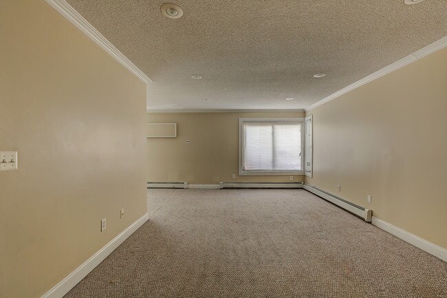 Building Photo - 2601 W McNichols Rd