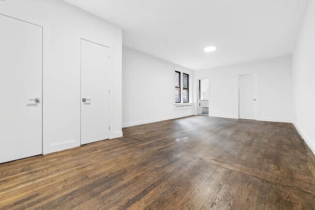 Building Photo - 208 East 31st Street