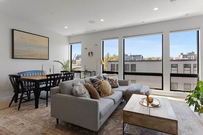 Foto del edificio - 340 W 2nd St