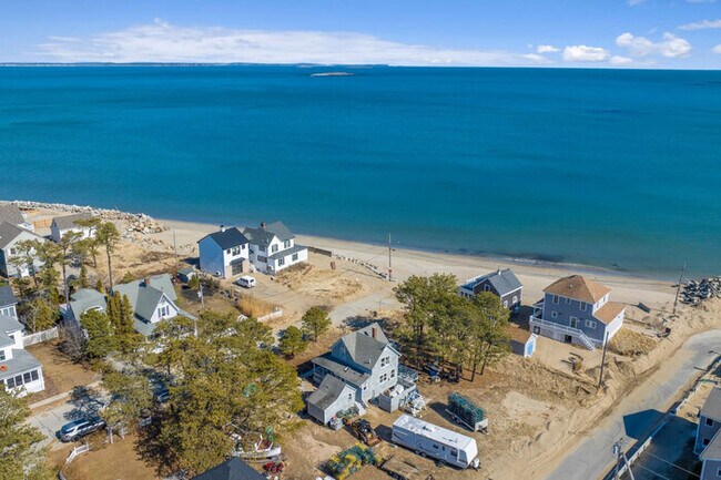 Building Photo - River & Sea Views: Camp Ellis Beach House