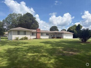 Building Photo - 2615 Moody Pkwy