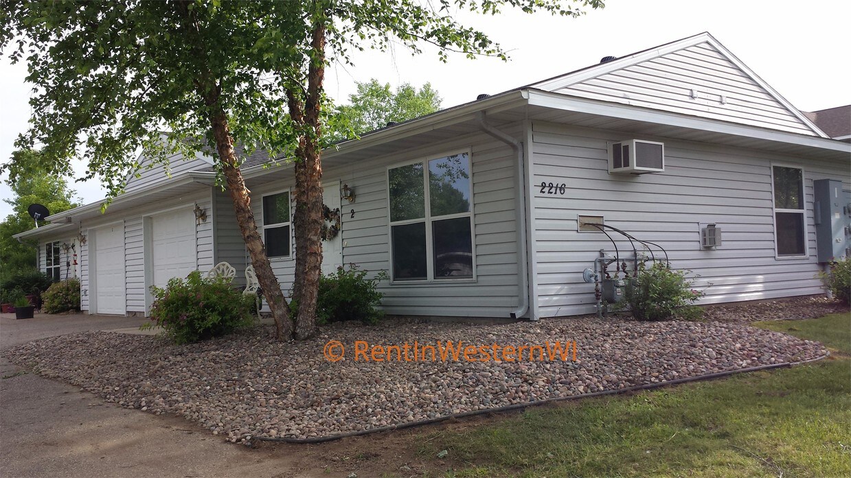 Foto principal - 2216 11th Ave E