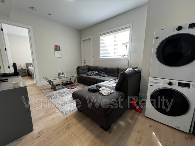 Photo du bâtiment - 830 Westview Way