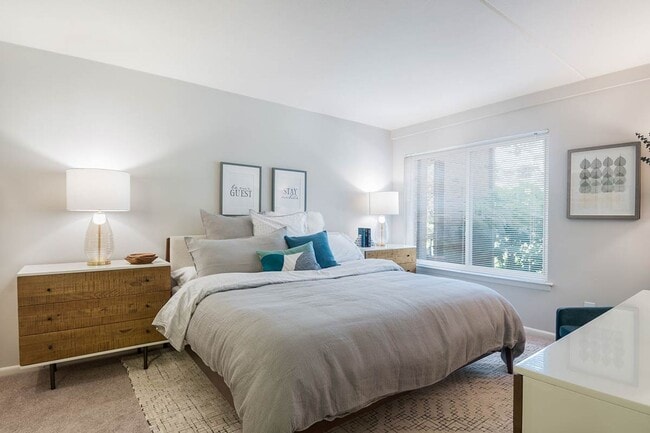 Interior Photo - Metropolitan Tareyton Estates