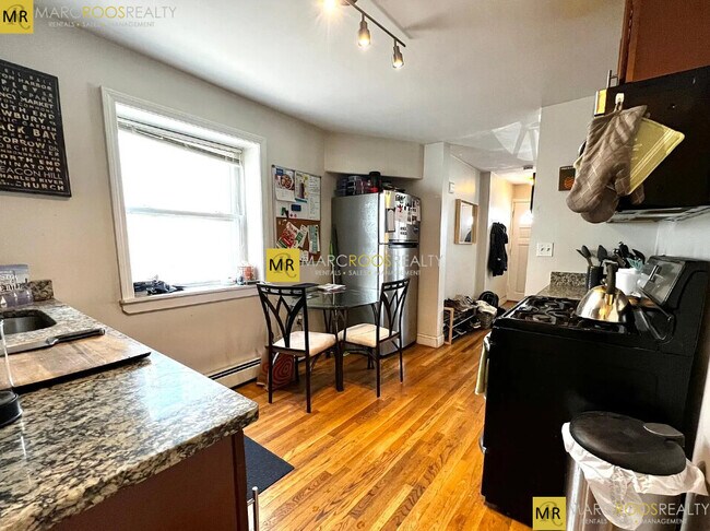 Foto del edificio - 678 Bennington St