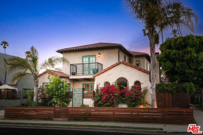 Foto del edificio - 819 Woodlawn Ave