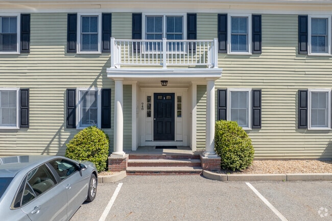 Entrance - 948 Washington St