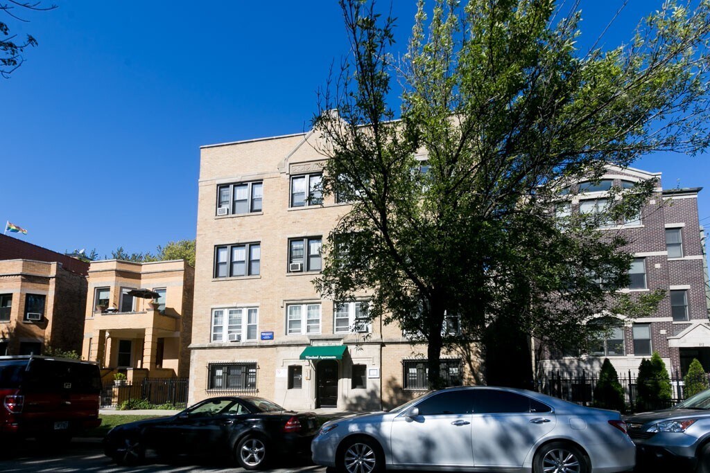 813 W Waveland Ave Unit 41, Chicago, IL 60613 Condo for Rent in