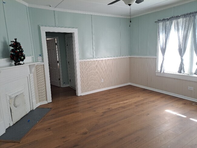 Foto del edificio - 1004 W 5th Ave