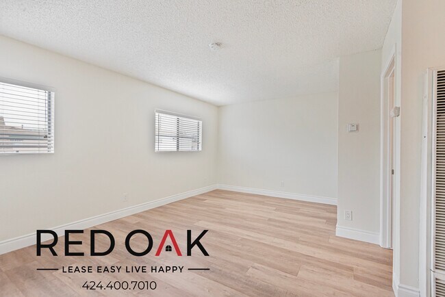 Building Photo - 706 McDonald Ave