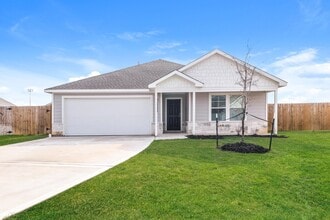 Building Photo - 136 Rustic Trce