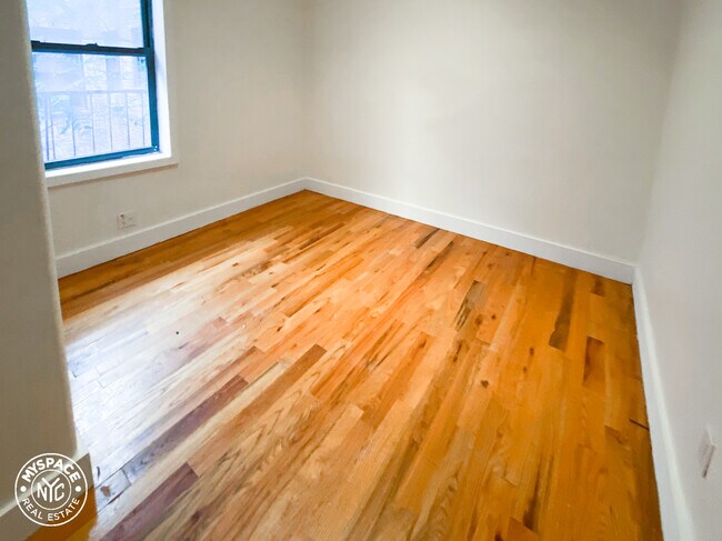 Foto del edificio - 711 St Marks Ave