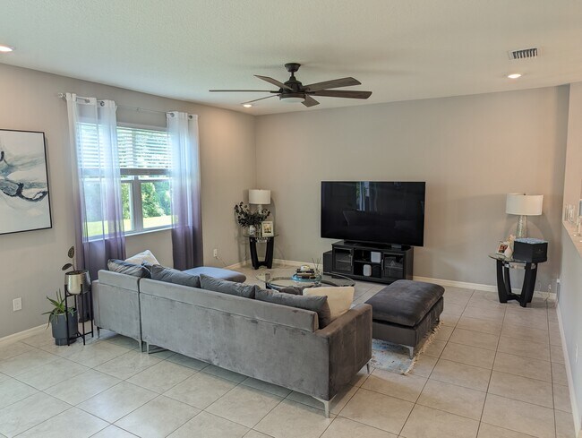 Foto del edificio - 9235 Freedom Hill Dr