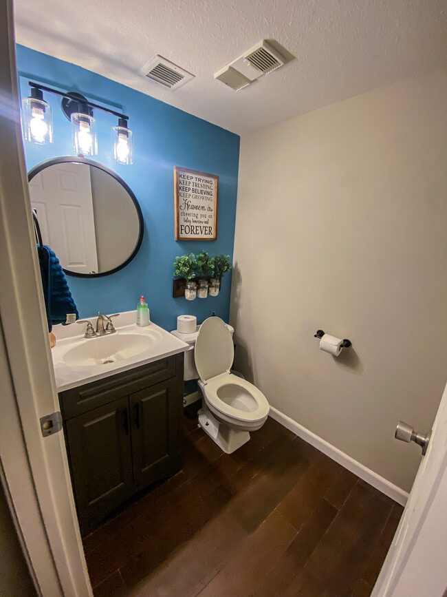 Building Photo - 6262 E Brown Rd