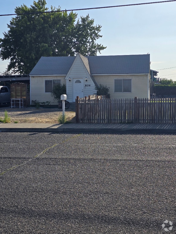 Building Photo - 804 N 24th Ave