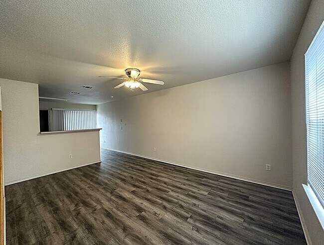 Foto del edificio - 307 Creek St