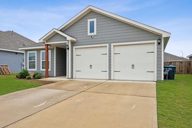 Building Photo - 1417 Sunkiss Dr