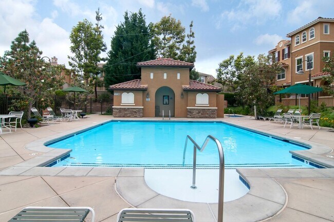 Foto del edificio - STUNNING SAN MARCOS 3 BEDROOM TOWNHOME IN ...