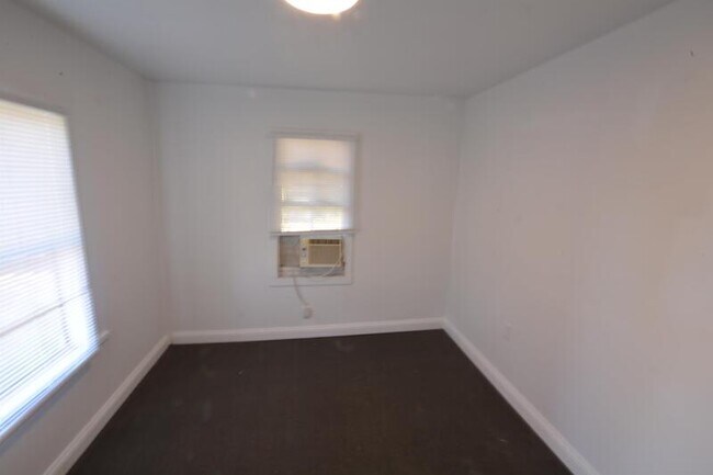 Building Photo - 1603 N Lee Jackson Hwy