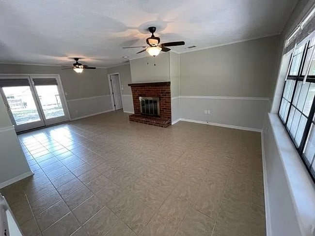 Building Photo - Cozy 3BR Ranch Home with Fenced Backyard in Springfield
