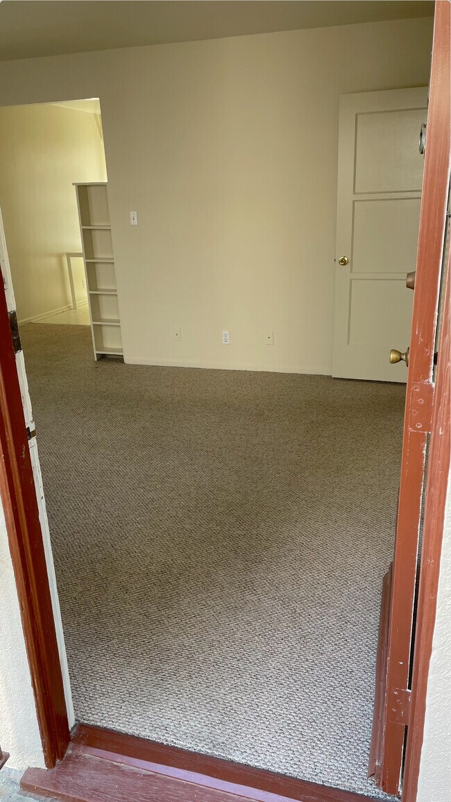 Foto del edificio - Westwood Apartments, Inc