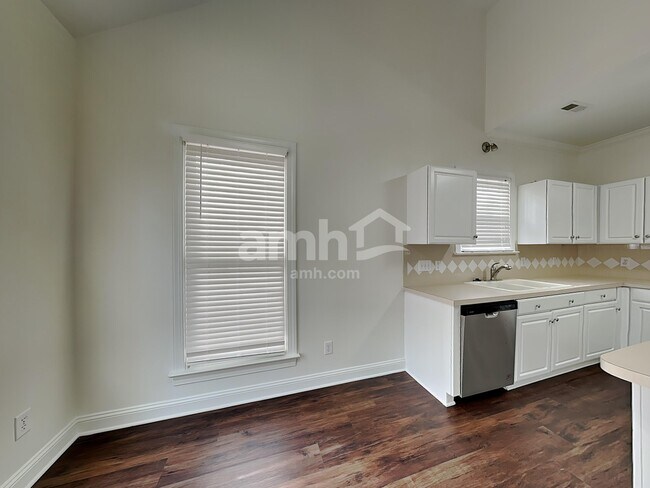 Foto del edificio - 8005 Red Oaks Trl